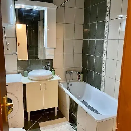 Alina Urban Getaway Center Pet Friendly דירה