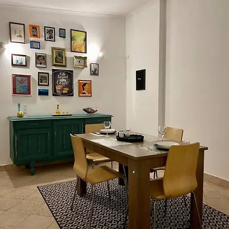 Alina Urban Getaway Center Pet Friendly Apartment Novi Sad