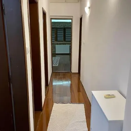 Apartment Alina Urban Getaway Center Pet Friendly