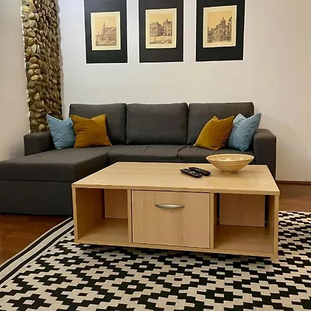 Alina Urban Getaway Center Pet Friendly Apartment *